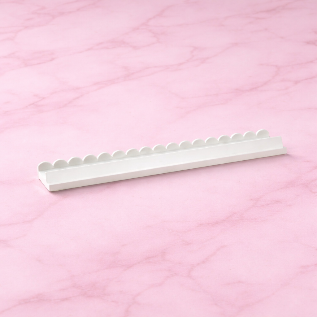 Mahj Glam Classic White 20” Wooden Racks with Scalloped Pushers